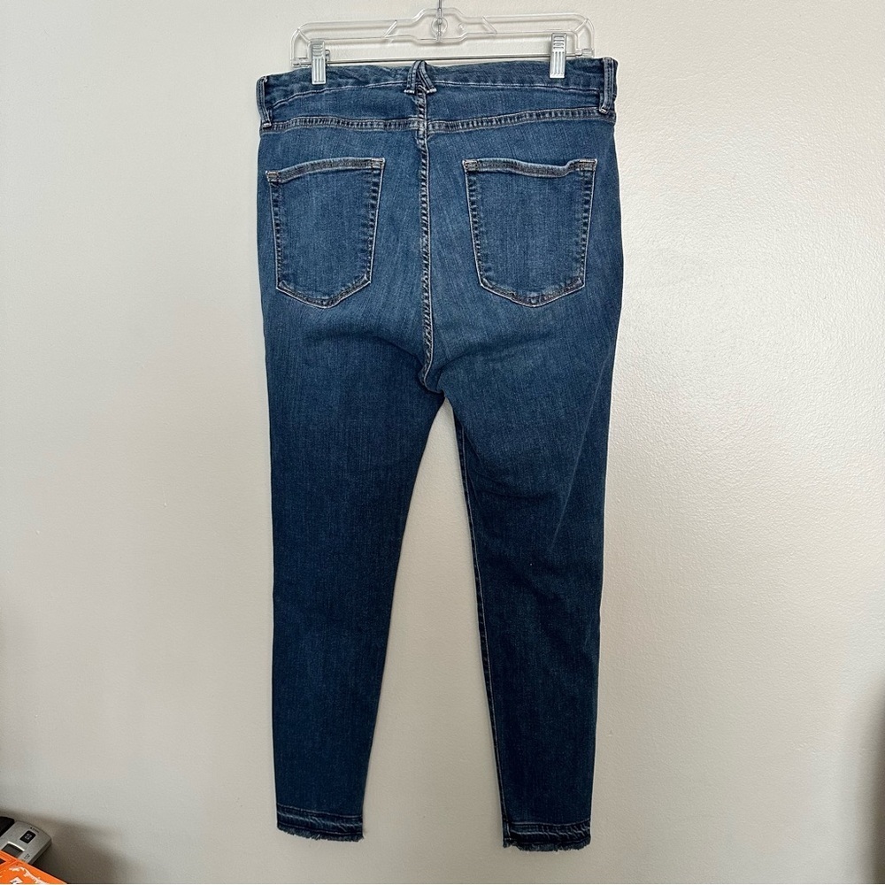 Good American Good Legs Skinny Jeans - Picture 6 of 11